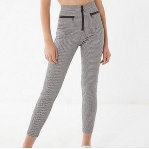 Urban Outfitters Susie High Rise Gingham Plaid Black White Pants Women’s Sz 6